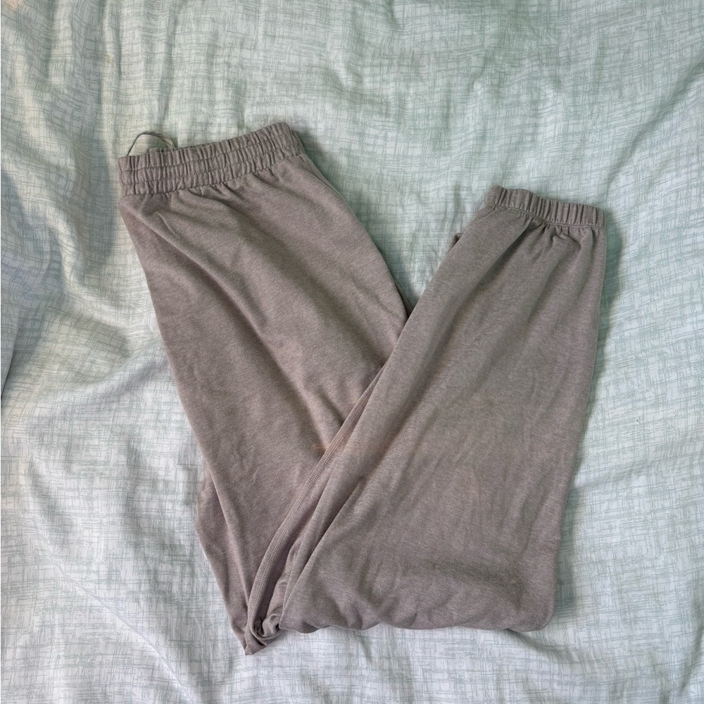 Vuori Performance Joggers size small